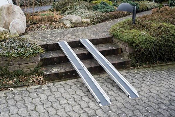 rampa telescopica in alluminio per passaggio carrozzina